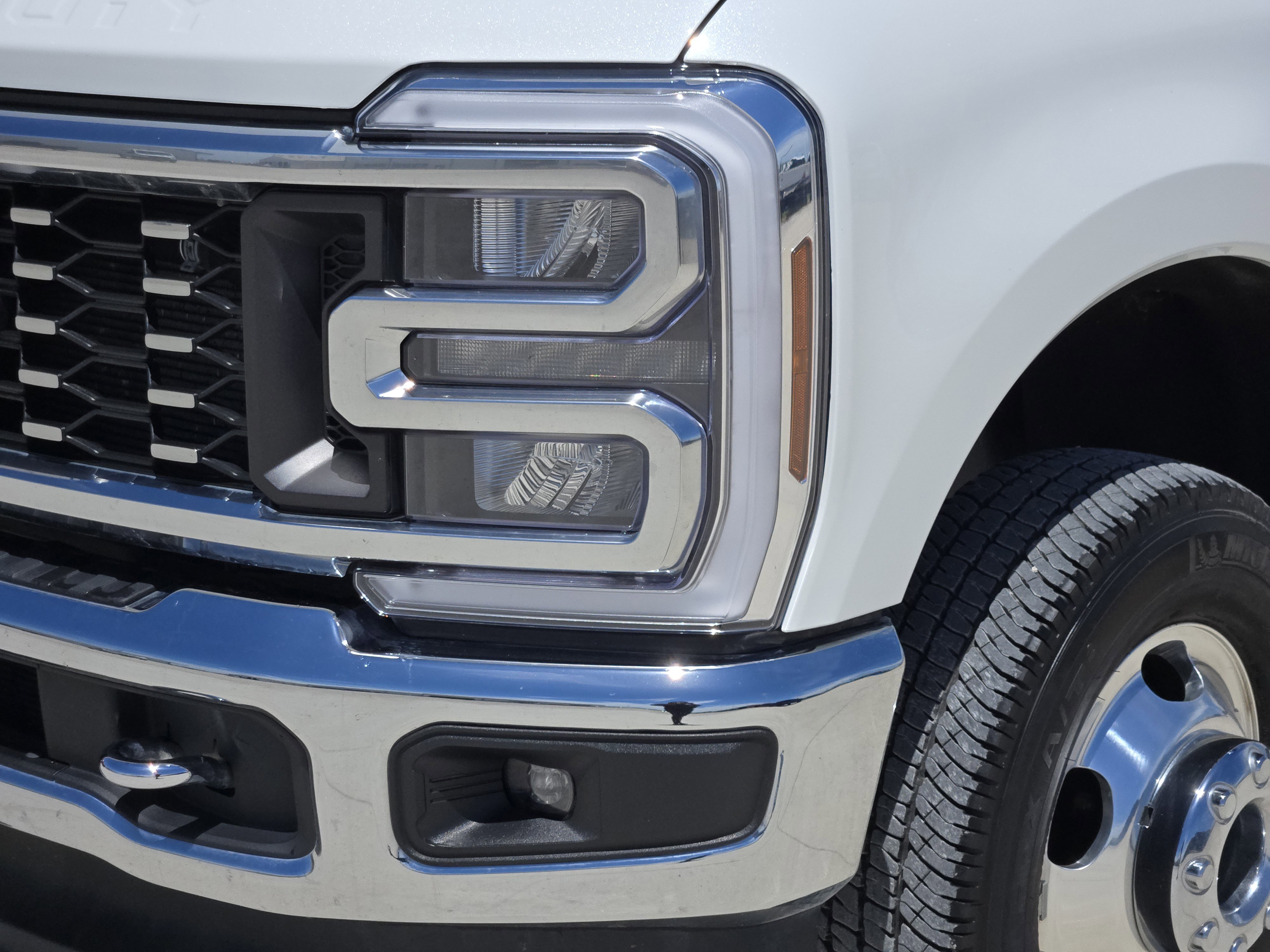 Certified 2024 Ford F350 Lariat w/ Chrome Package AWD/4WD image 9