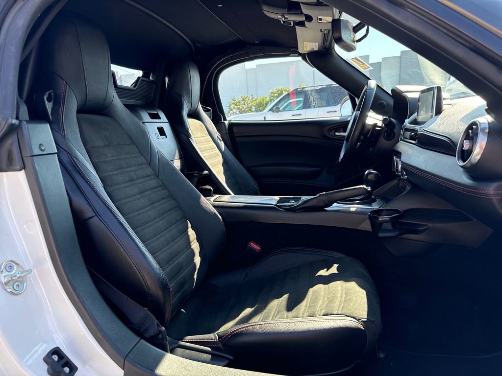 Used 2017 FIAT 124 Spider Abarth image 25