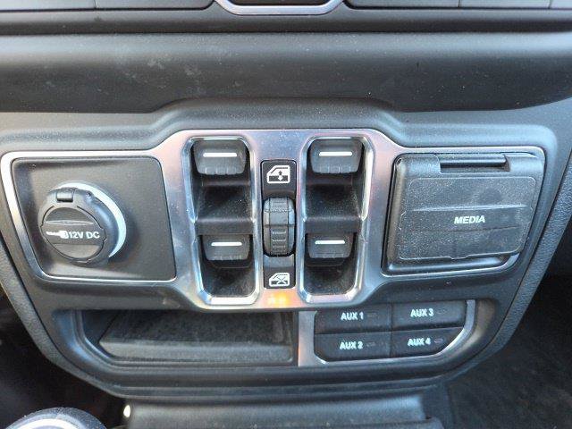Used 2020 Jeep Wrangler Unlimited Sahara AWD/4WD image 38