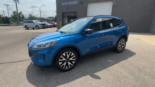 Certified 2020 Ford Escape SE Sport AWD/4WD image 5