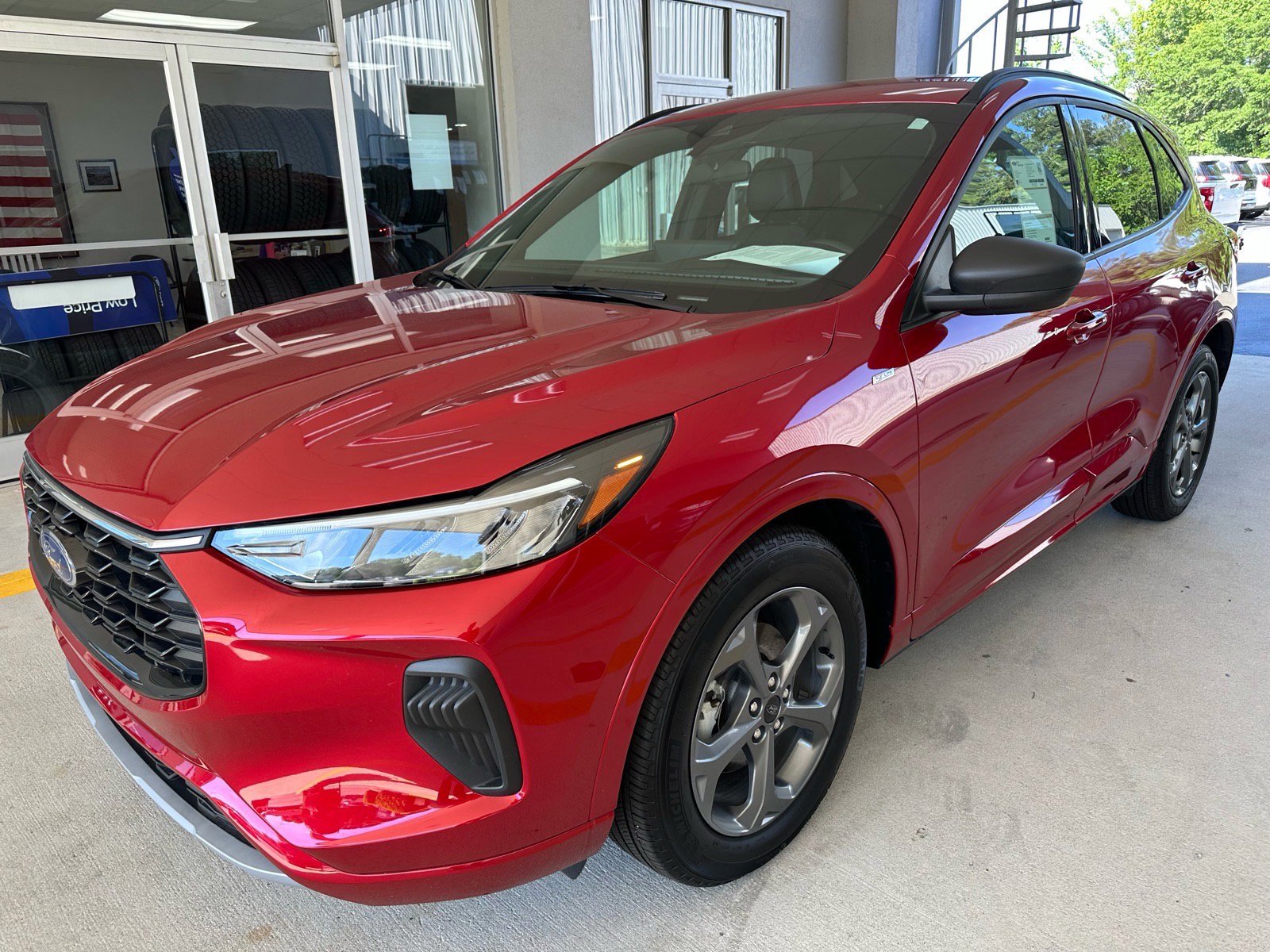 Certified 2024 Ford Escape ST-Line w/ Tech Pack #1 FWD image 3
