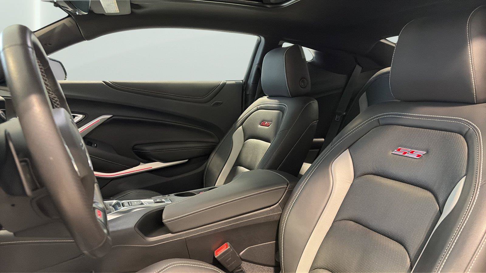 Used 2023 Chevrolet Camaro SS RWD image 10