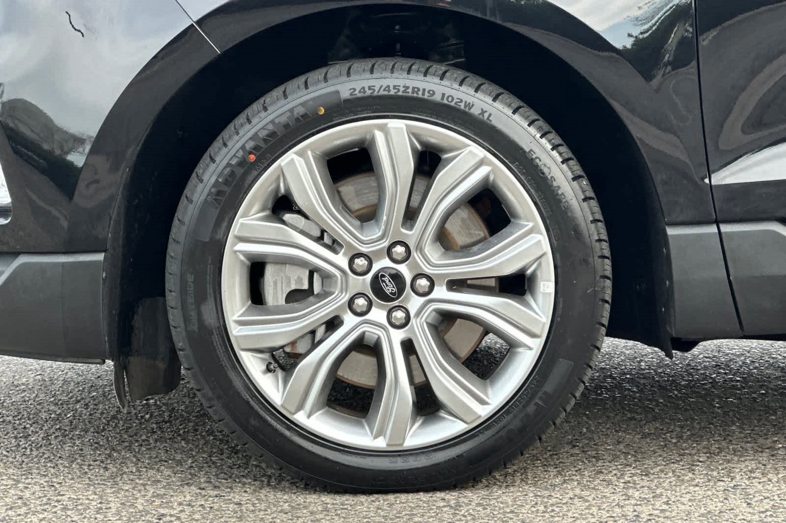 Certified 2024 Ford Edge Titanium image 27