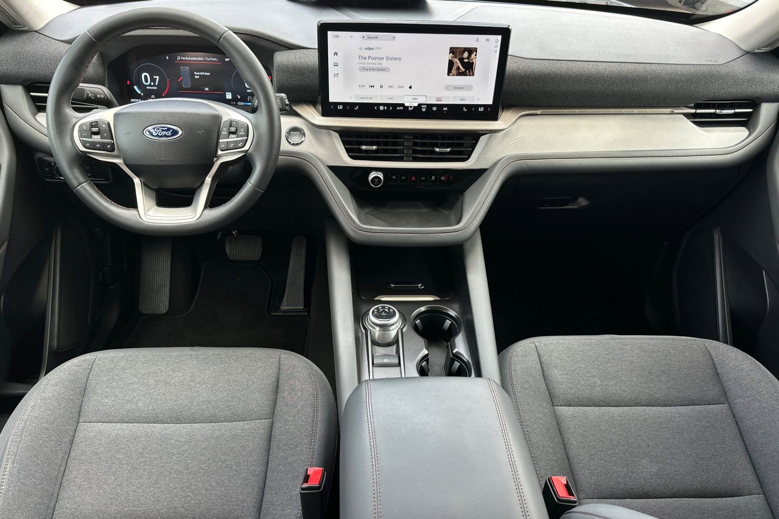 Certified 2025 Ford Explorer Active RWD image 12