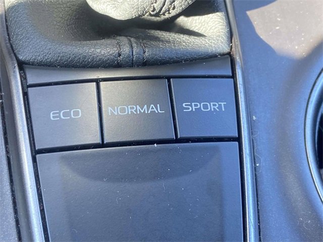 Used 2024 Toyota Camry SE image 27