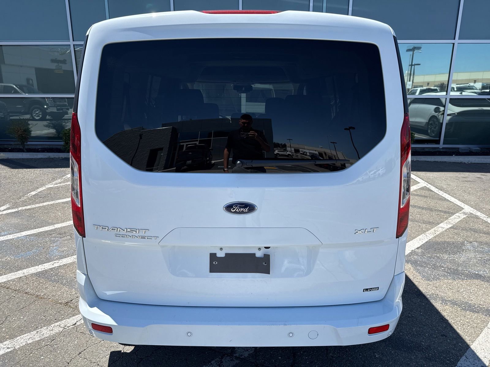 Certified 2023 Ford Transit Connect XLT FWD image 4