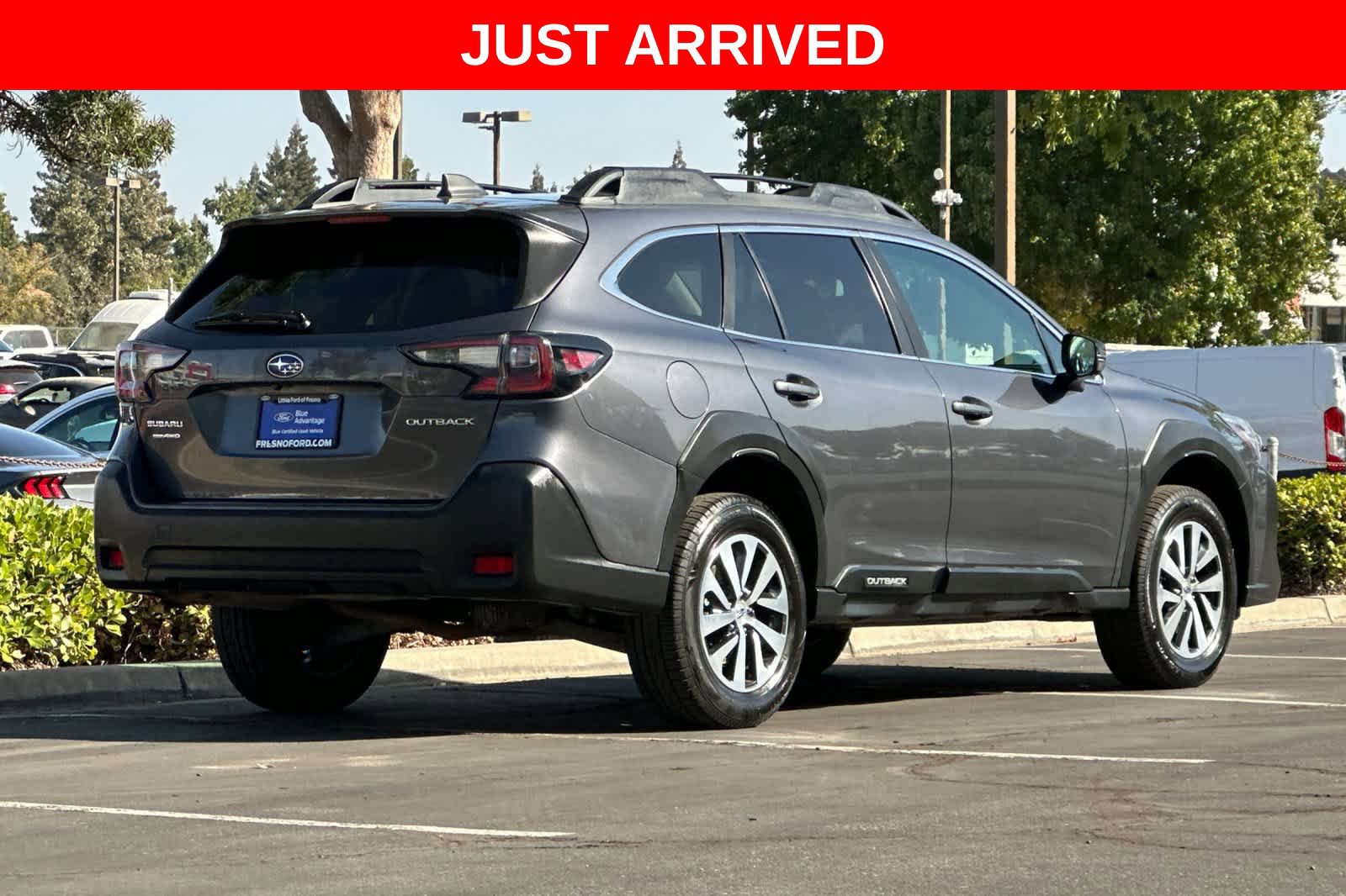 Used 2023 Subaru Outback Premium AWD/4WD image 2