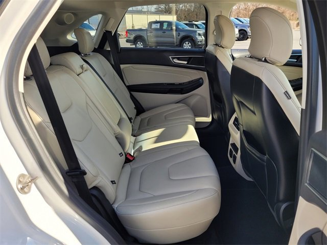 Certified 2018 Ford Edge Titanium w/ Technology Package image 15