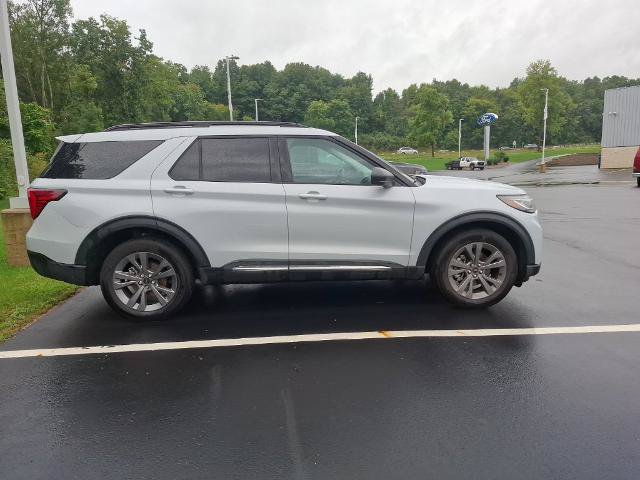 Certified 2025 Ford Explorer Active w/ Active Comfort Package AWD/4WD image 11