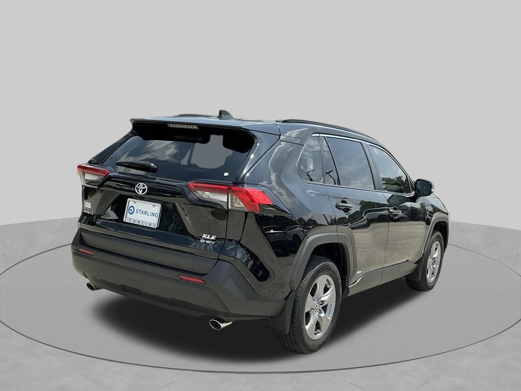 Used 2025 Toyota RAV4 XLE AWD/4WD image 7