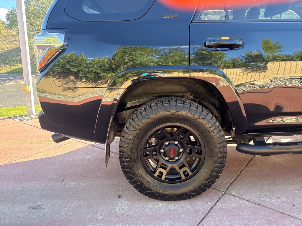 Used 2022 Toyota 4Runner SR5 Premium w/ Moonroof Package AWD/4WD image 34