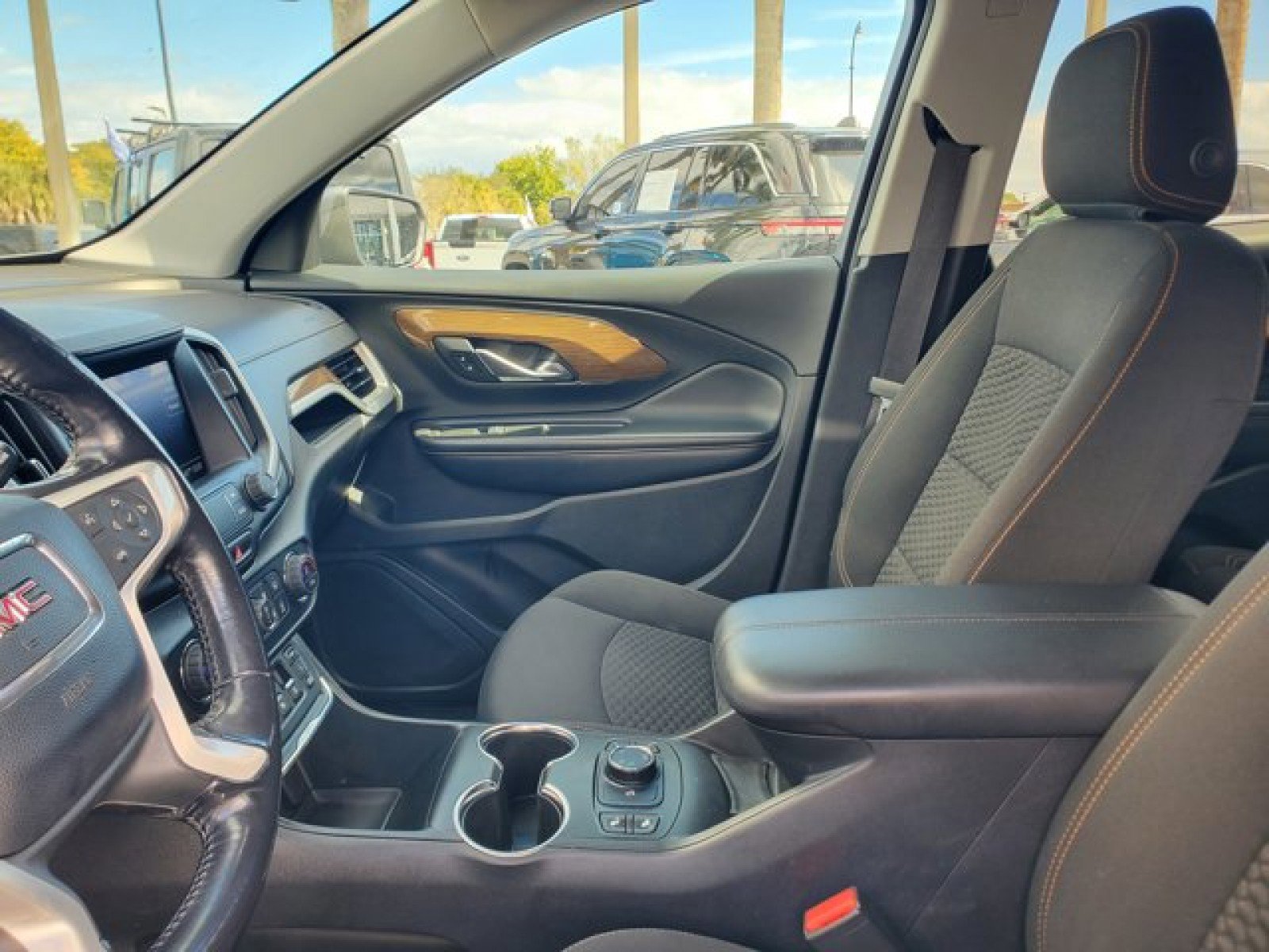 Used 2019 GMC Terrain SLE w/ Driver Convenience Package image 11