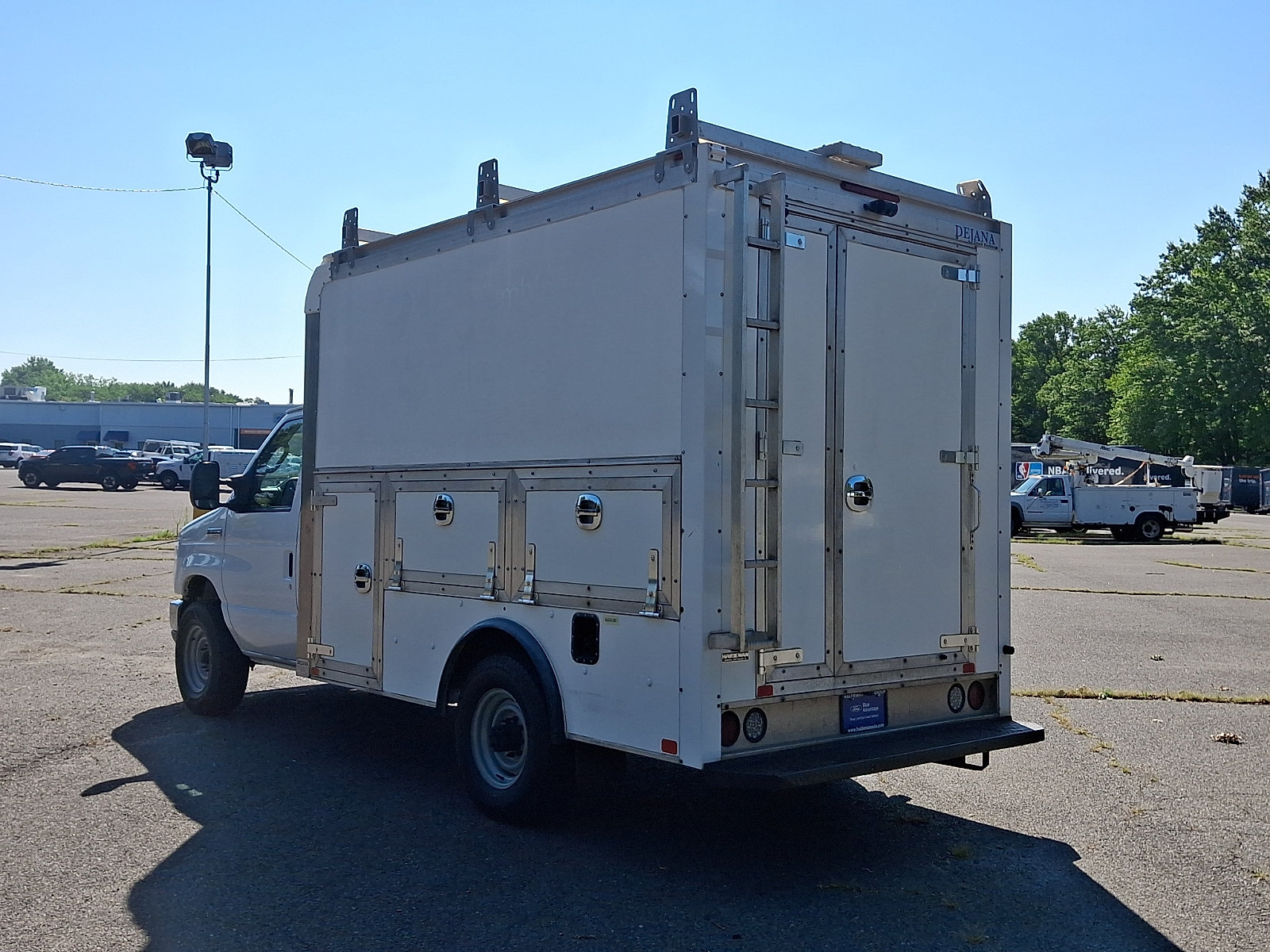 Certified 2022 Ford E-350 and Econoline 350 Super Duty w/ Power Windows & Locks Group RWD image 5