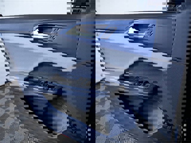 Used 2022 Volkswagen Taos SE image 24