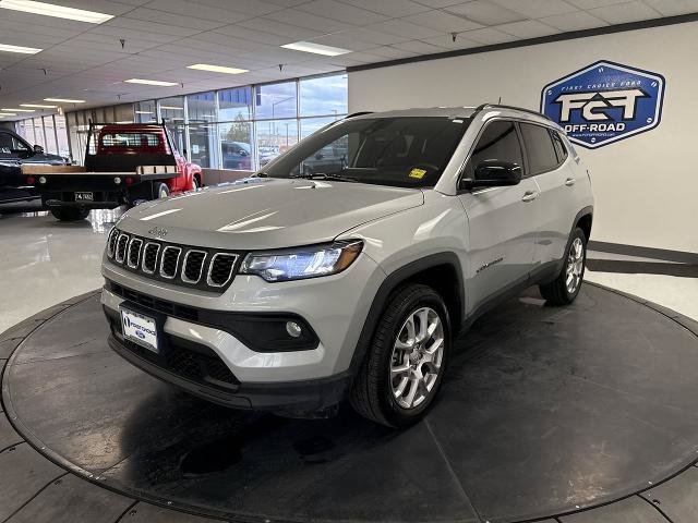 Used 2024 Jeep Compass Latitude AWD/4WD image 18