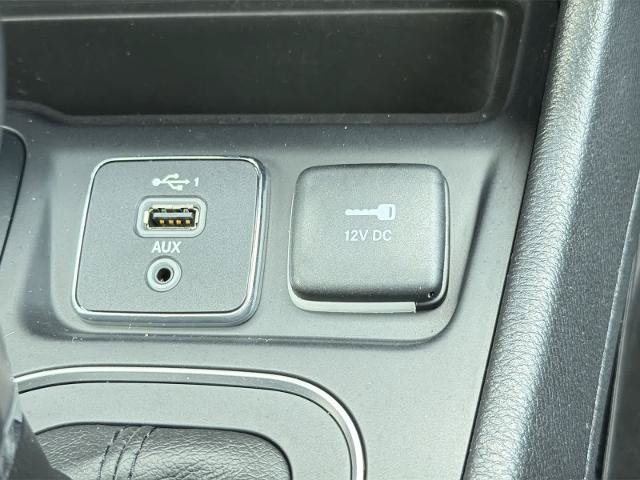 Used 2019 Jeep Cherokee Limited AWD/4WD image 30
