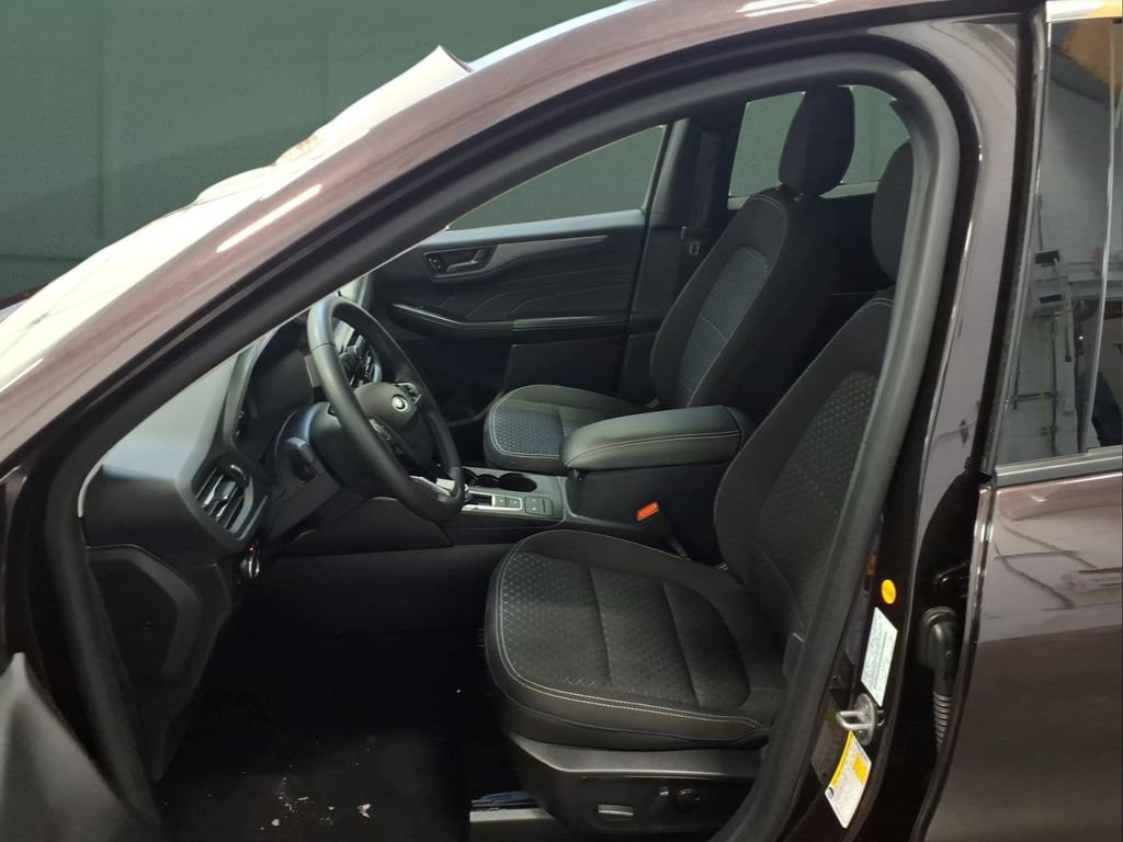 Certified 2023 Ford Escape Active AWD/4WD image 23