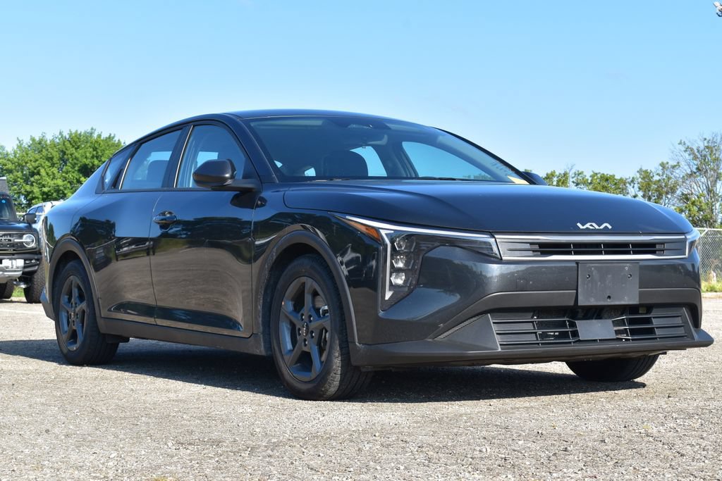 Used 2025 Kia K4 FWD image 3