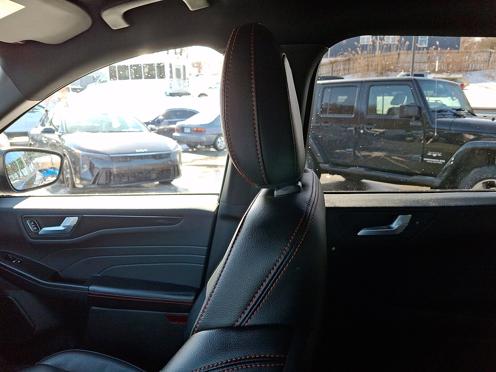 Certified 2025 Ford Escape ST-Line Elite w/ Premium Technology Package image 17