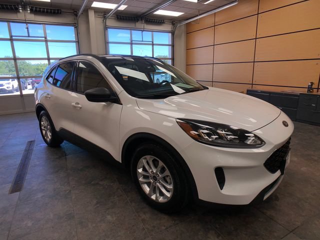 Certified 2022 Ford Escape SE w/ Convenience Package FWD image 1