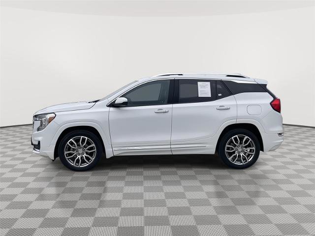 Used 2024 GMC Terrain Denali image 2