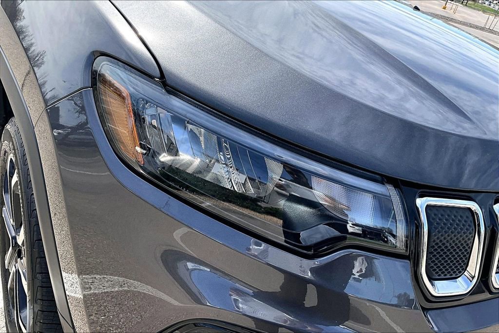 Used 2022 Jeep Compass Limited image 29