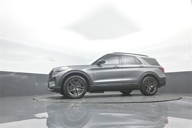 Certified 2025 Ford Explorer ST-Line w/ Premium Package image 30