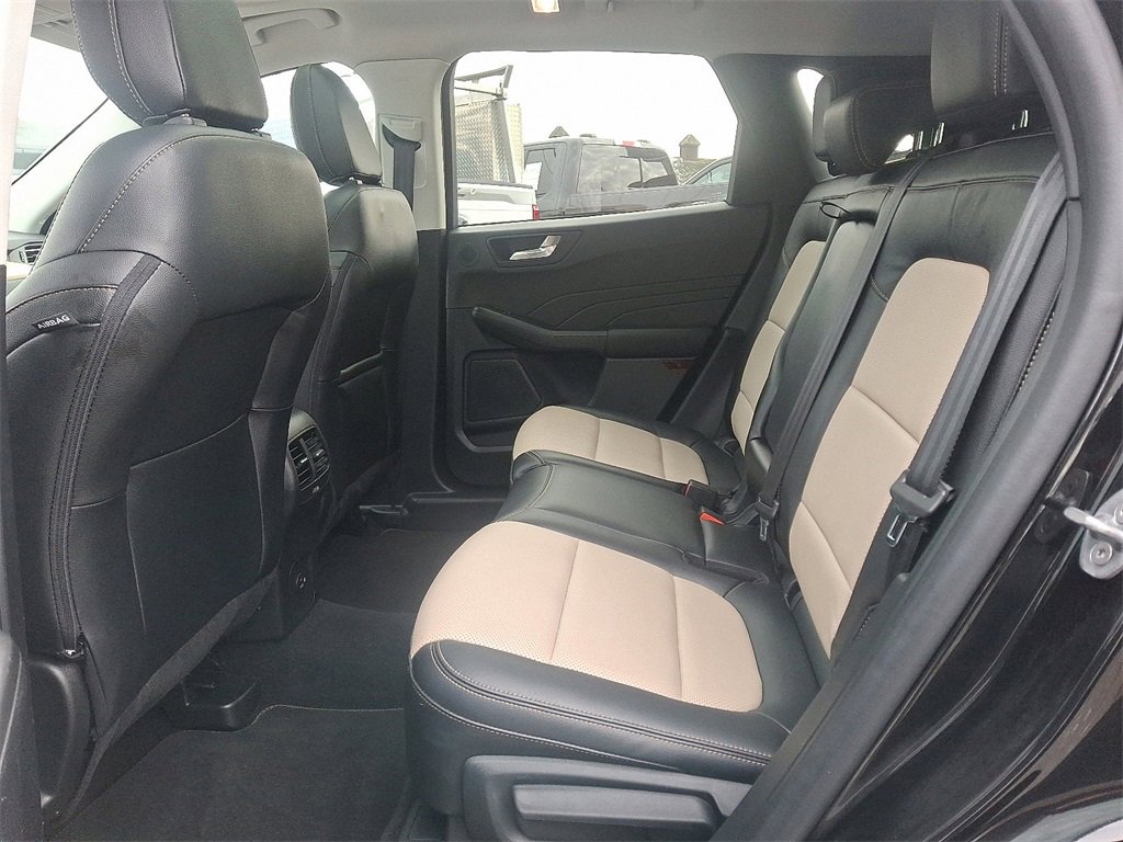 Certified 2022 Ford Escape Titanium w/ Titanium Elite Package image 10