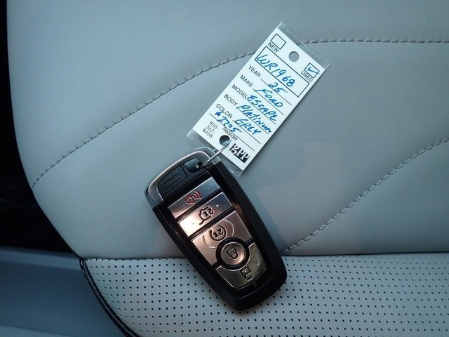 Certified 2025 Ford Escape Platinum w/ Premium Technology Package image 30