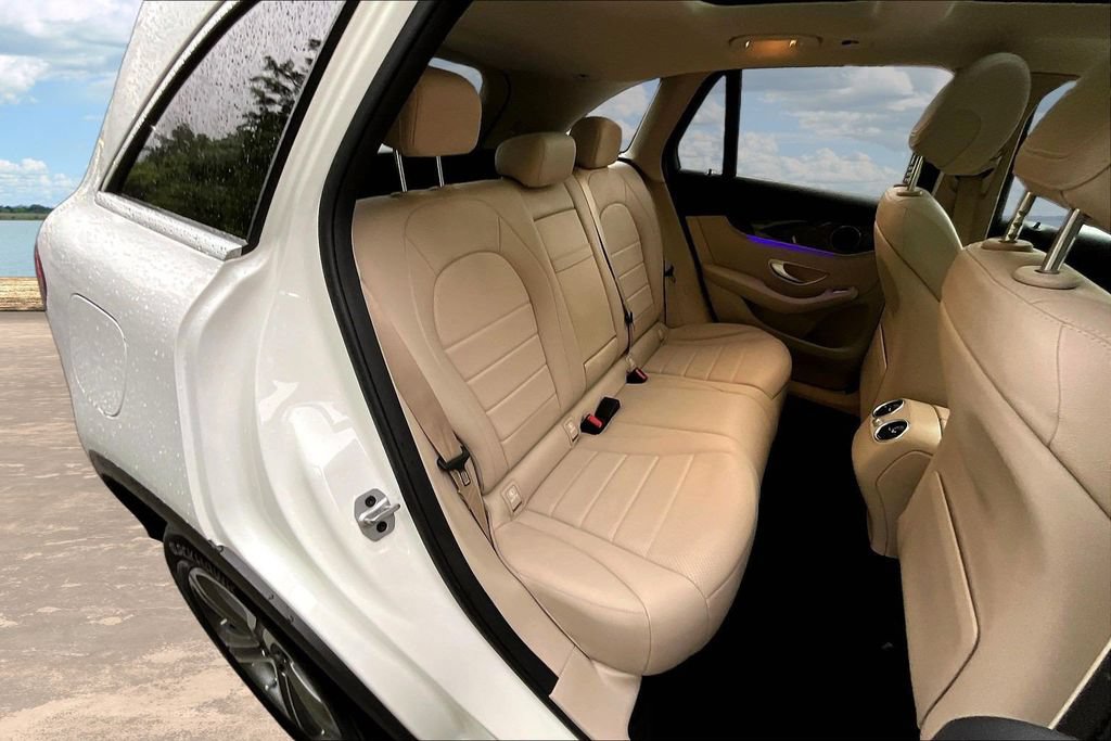 Used 2022 Mercedes-Benz GLC 300 4MATIC w/ Premium Package Lite image 27