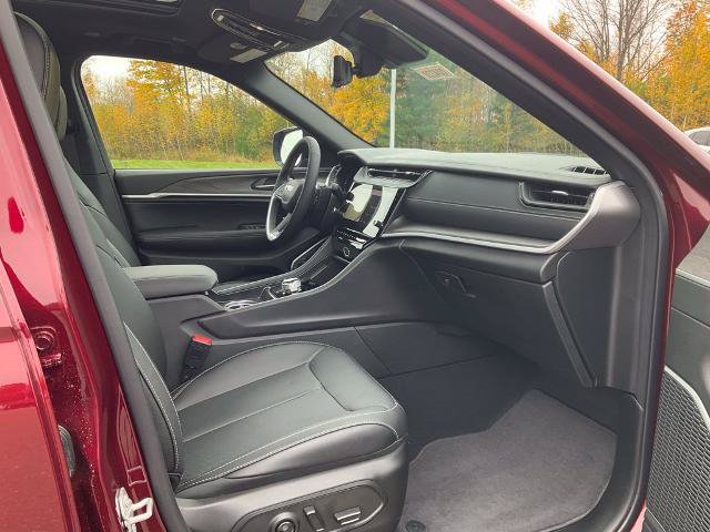 Used 2026 Jeep Grand Cherokee L Limited AWD/4WD image 18