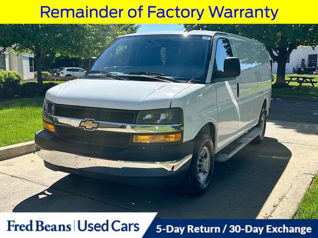 Used 2024 Chevrolet Express 2500 w/ Driver Convenience Package RWD image 4