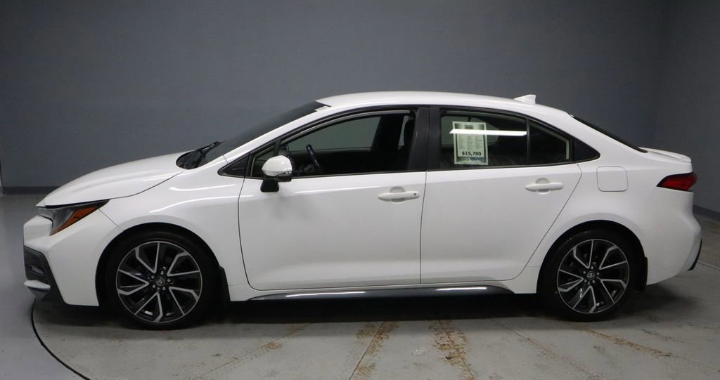 Used 2020 Toyota Corolla SE FWD image 2