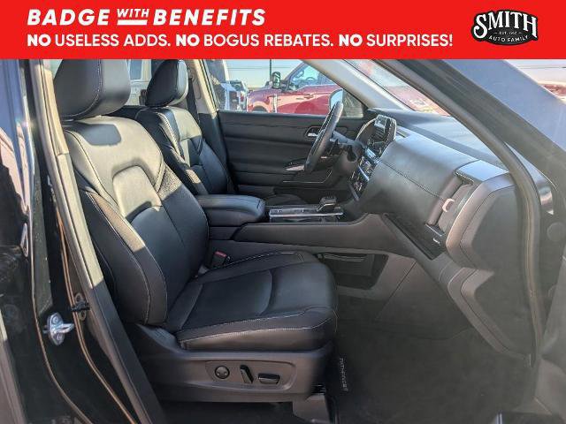 Used 2023 Nissan Pathfinder SL image 18