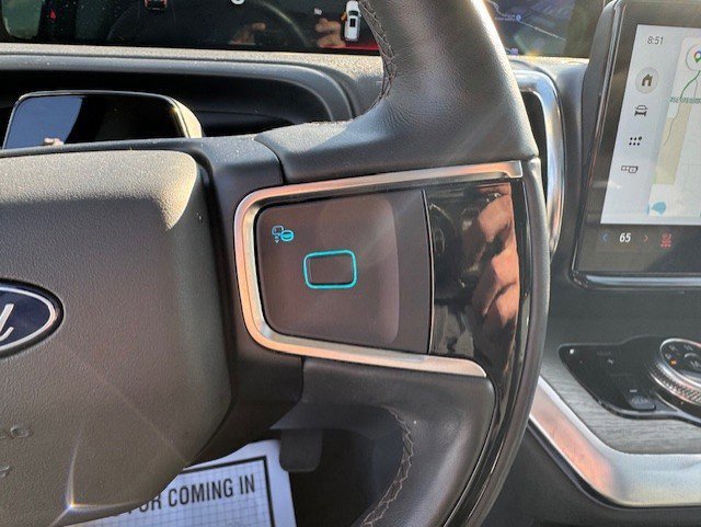 Certified 2025 Ford Expedition Platinum w/ Driver's Package image 18