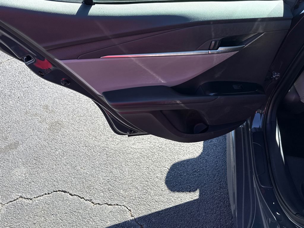 Used 2025 Toyota Camry SE image 21