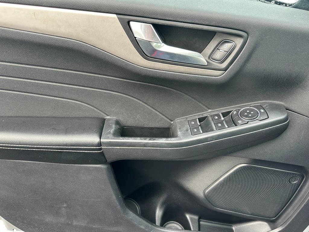 Certified 2022 Ford Escape SEL image 12