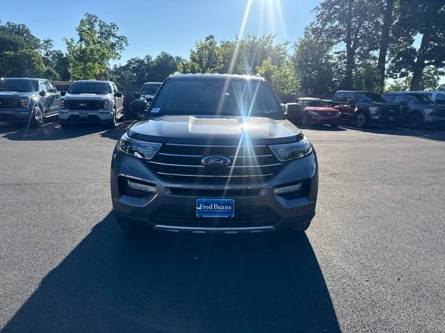 Certified 2022 Ford Explorer XLT w/ Equipment Group 202A AWD/4WD image 2