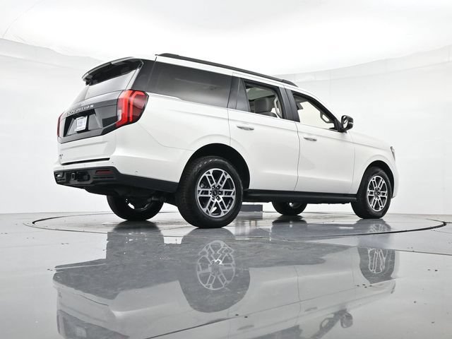 Certified 2025 Ford Expedition Active AWD/4WD image 36