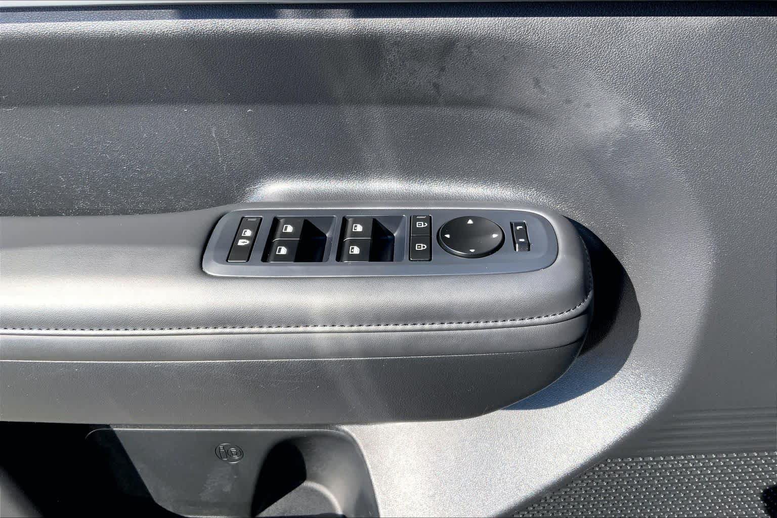 Used 2024 Hyundai Santa Fe SEL FWD image 31