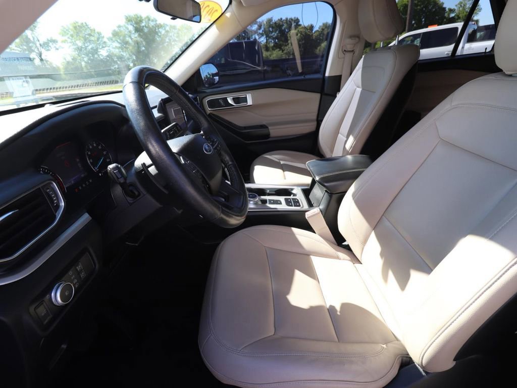 Certified 2020 Ford Explorer XLT w/ Equipment Group 202A image 8