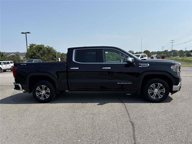 Used 2025 GMC Sierra 1500 SLT AWD/4WD image 4