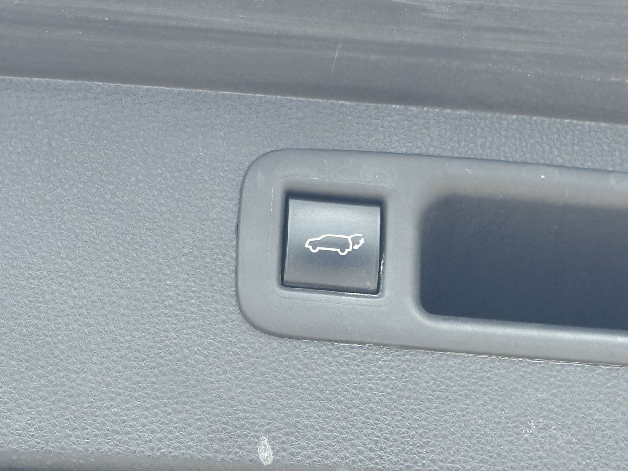 Used 2022 Toyota Highlander XLE FWD image 31