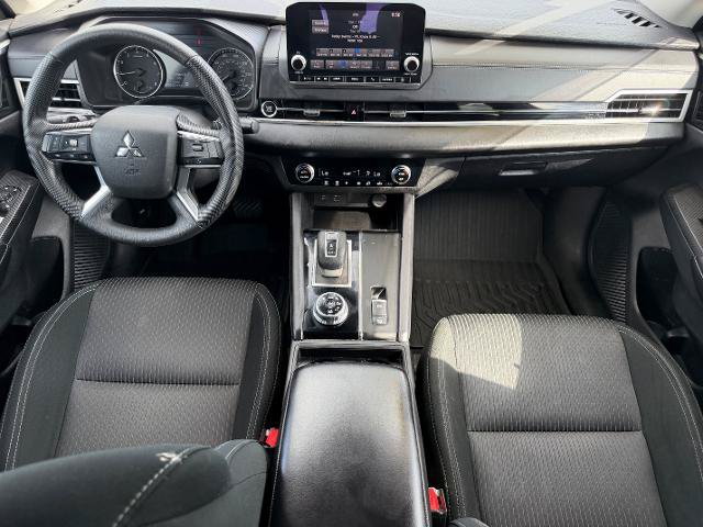 Used 2024 Mitsubishi Outlander ES AWD/4WD image 9