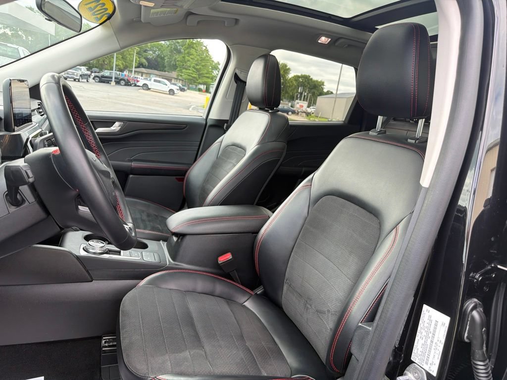 Certified 2021 Ford Escape SEL w/ SEL Stealth AWD Package image 12