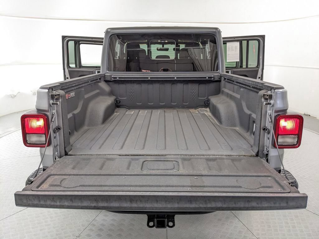 Used 2021 Jeep Gladiator Rubicon AWD/4WD image 19