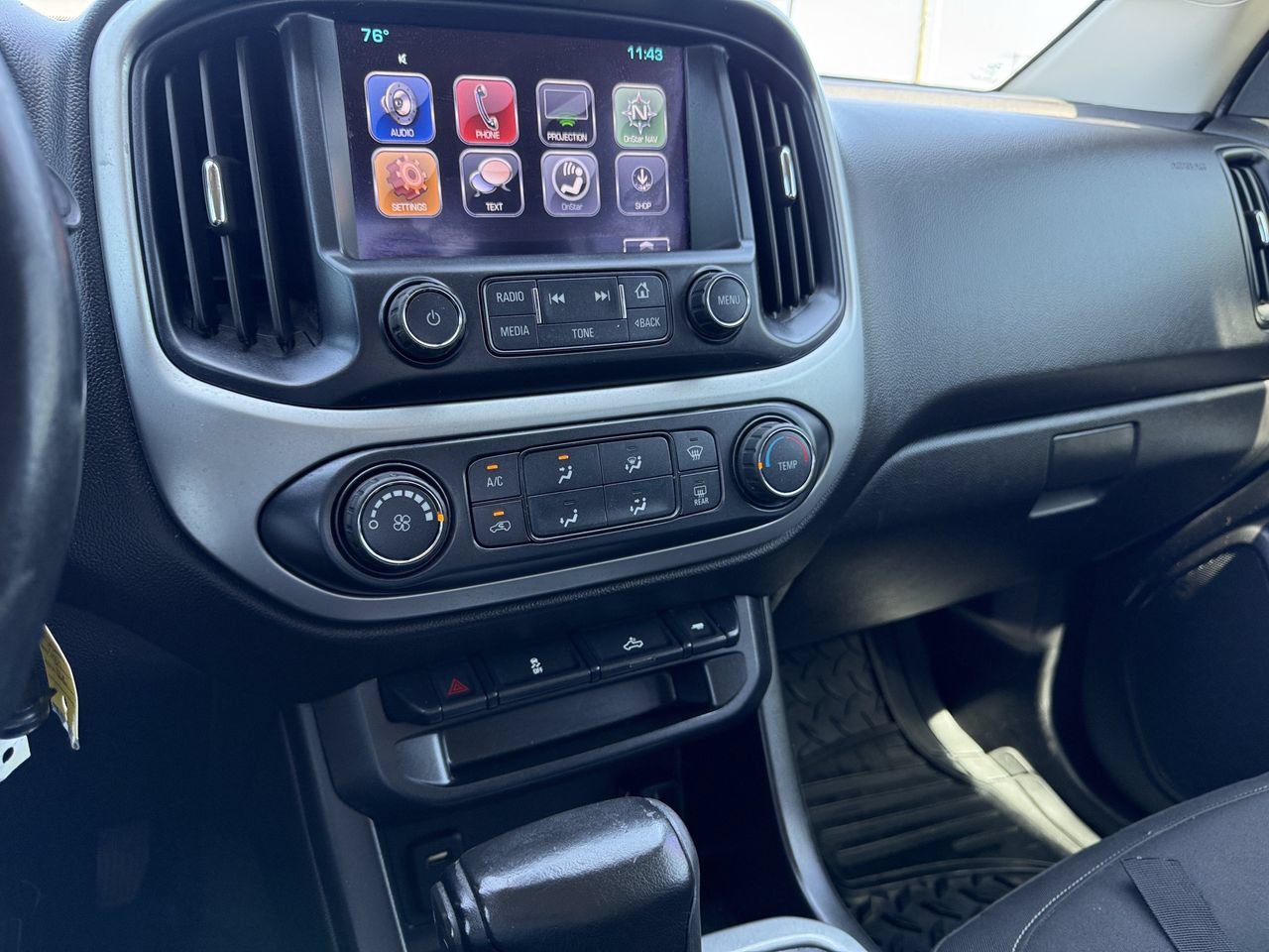 Used 2017 Chevrolet Colorado LT w/ Midnight Edition RWD image 16