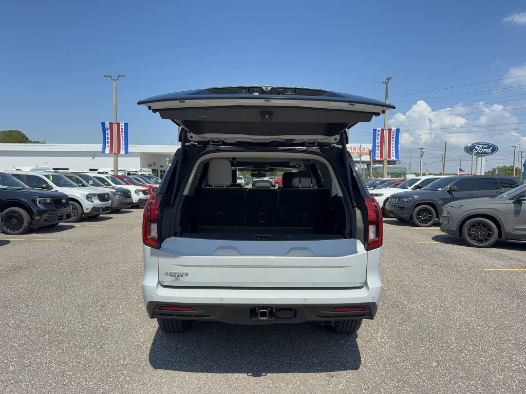 Certified 2025 Ford Expedition Active image 7