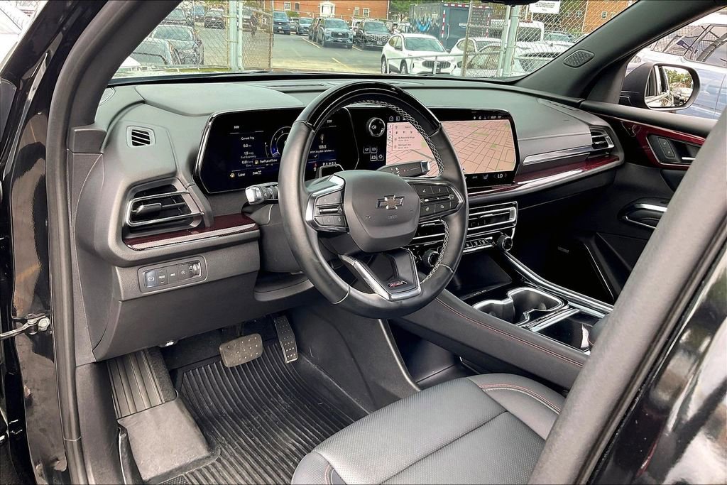 Used 2025 Chevrolet Traverse Z71 w/ Enhanced Driving Package AWD/4WD image 13