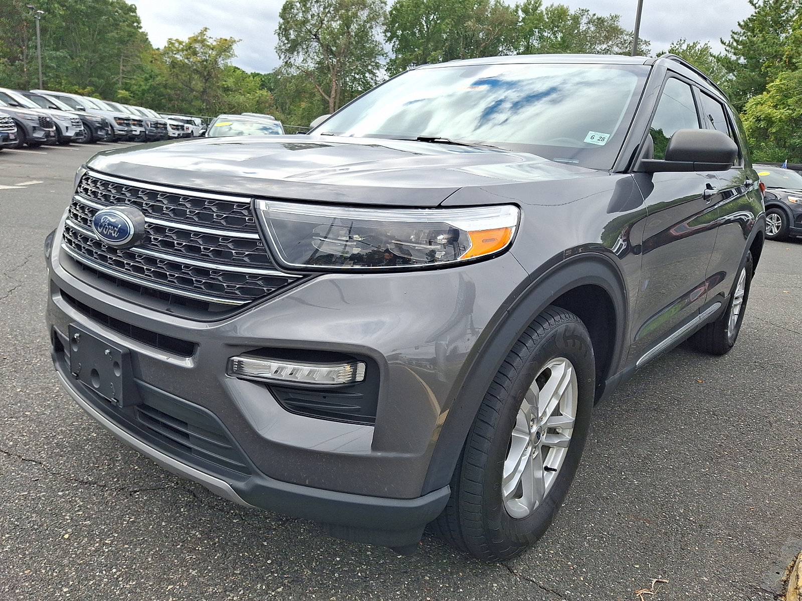 Certified 2023 Ford Explorer XLT w/ Equipment Group 202A AWD/4WD image 4